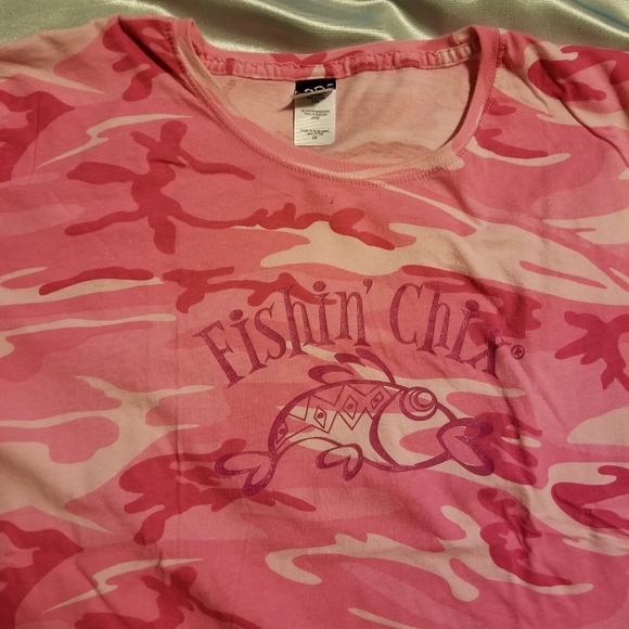 Fishin' Chix Pink Camo T Shirt - Picture 2 of 3